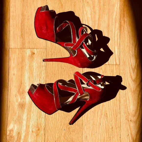 GUESS PUMPS - Fabulous Fire Engine Red Platform Super High Heels - Size US 7 - Picture 6 of 7